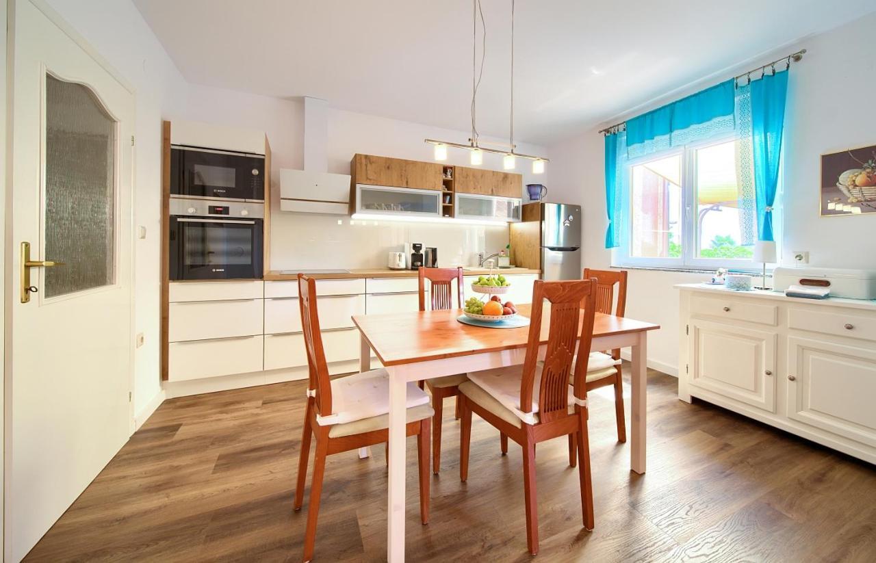 Apartman Bor Krk Krk Town Zewnętrze zdjęcie